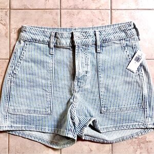 Old Navy High Rise OG Vintage Stripe Women’s Shorts 2